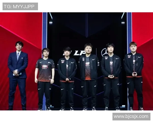 赛后分析：JDG与LNG在比赛中的战术灵活性与应变能力探讨