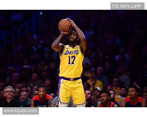 12月14日火箭队对阵湖人队的精彩比赛前瞻与球员表现分析